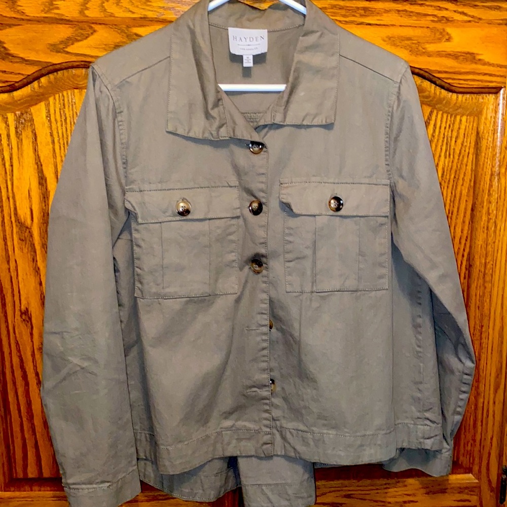 Hunter green jacket with hi/Lo back hem